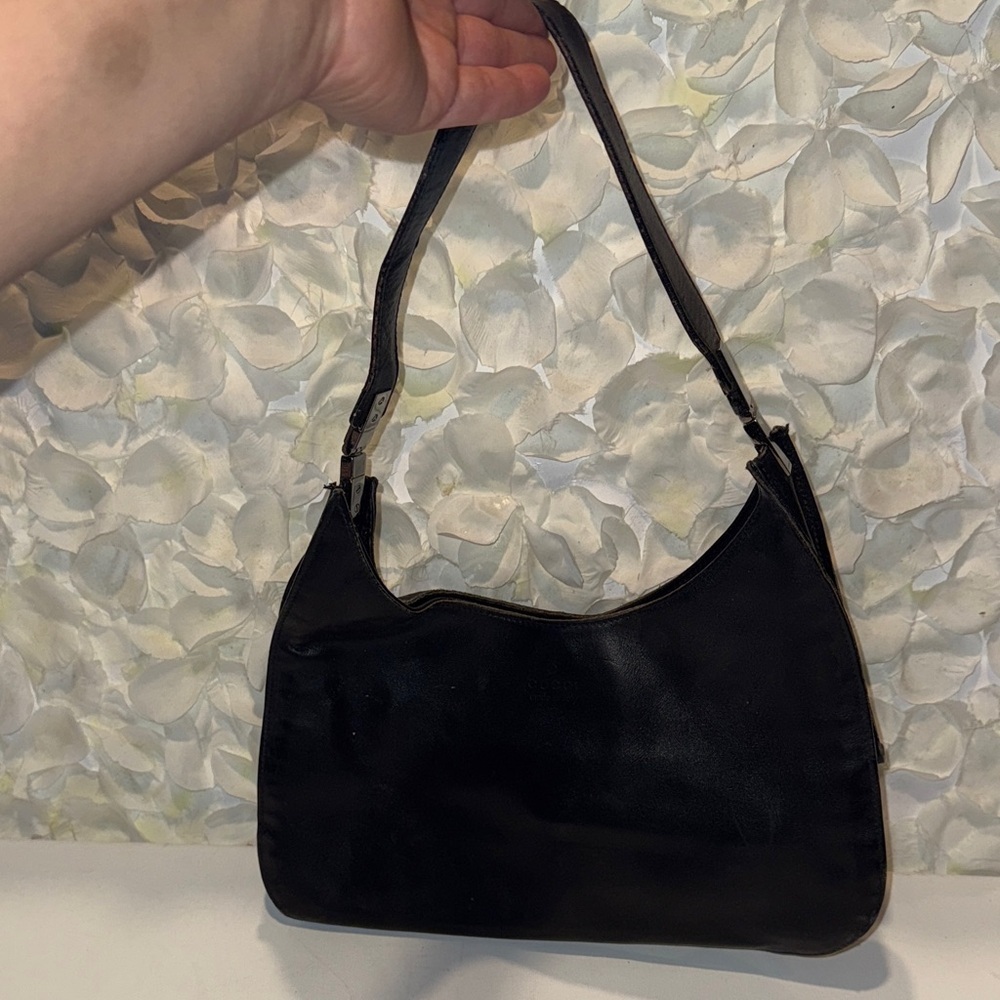 Gucci Vintage Elegant Black Leather Shoulder Bag - Picture 6 of 10